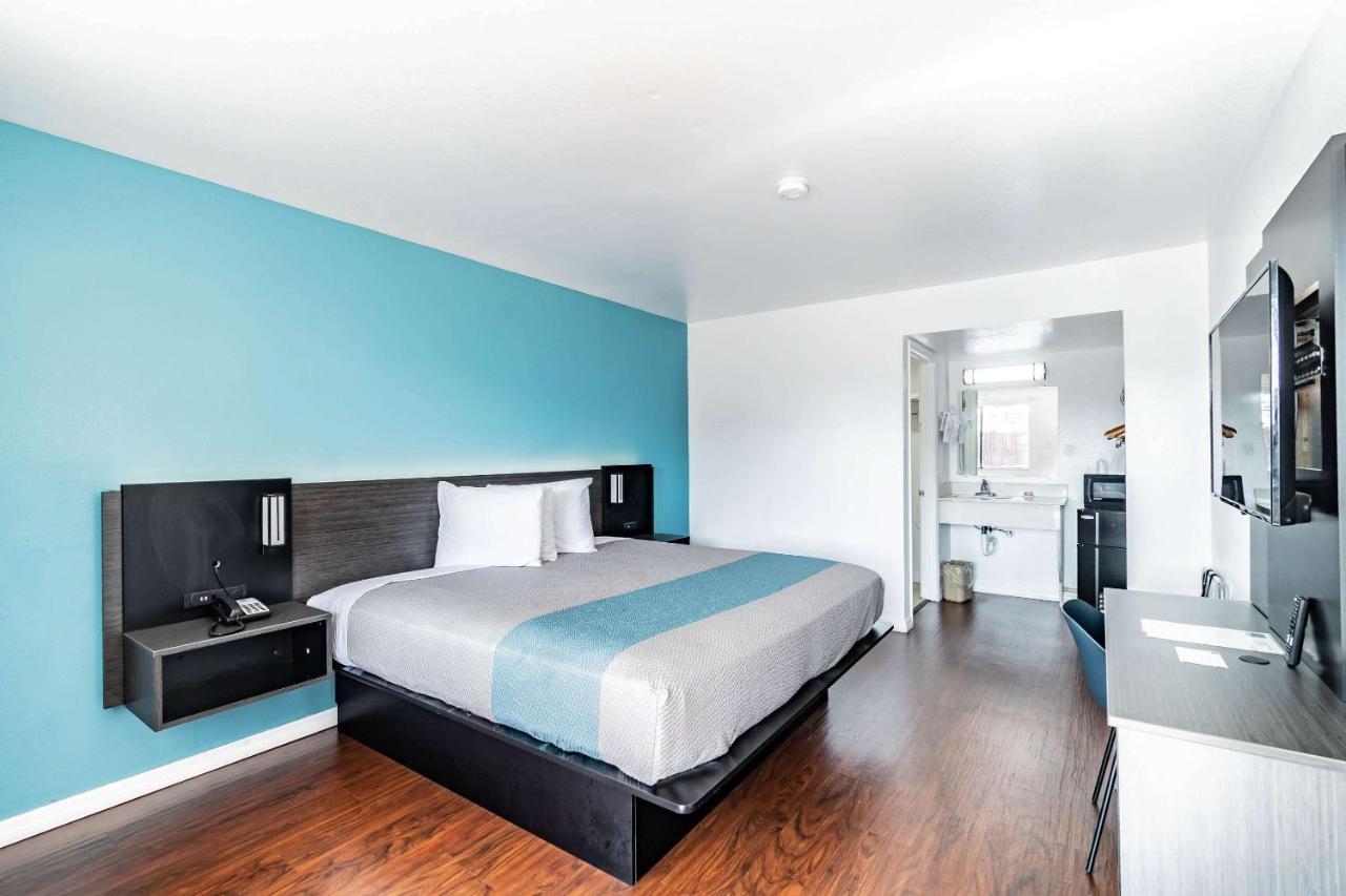 Motel 6 Tampa Near Fairgrounds - Casino Kültér fotó